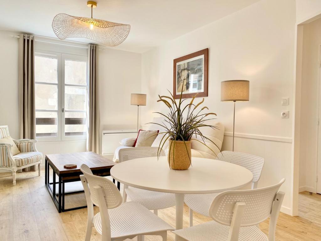 Appartement Elegant Avec Vue Sur Le Port Сен-Мартен-де-Ре Экстерьер фото